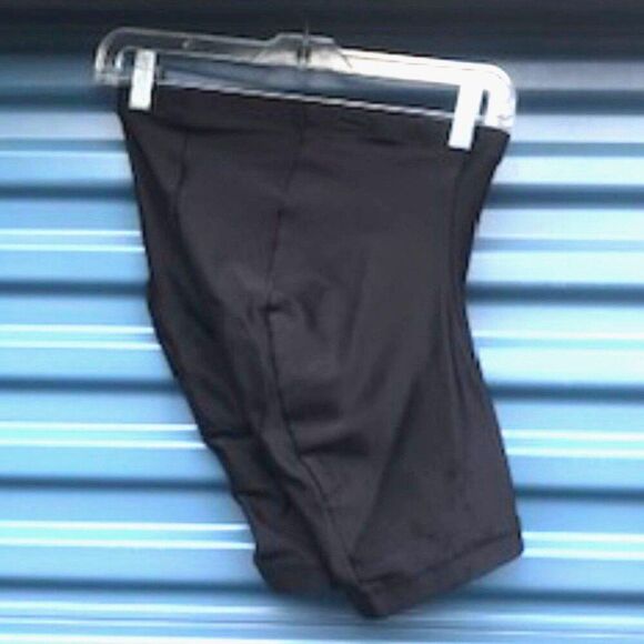 Bicycle Fitness Shorts . Size: Medium {38-40} . Brookside - Picture 2 of 4